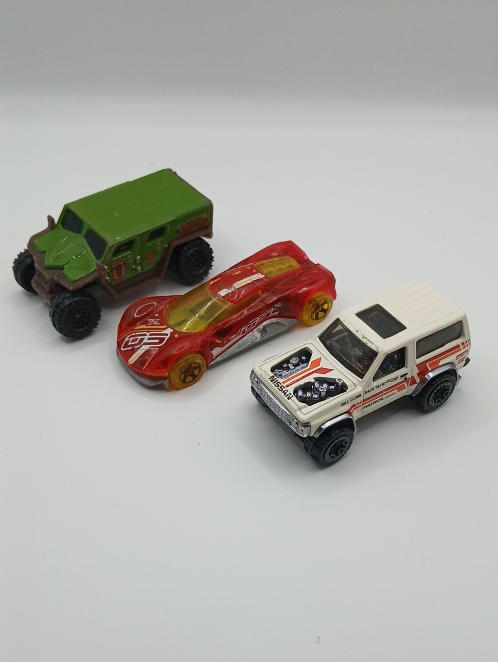 2 Hot Wheels 1 Matchbox Mixed Cars